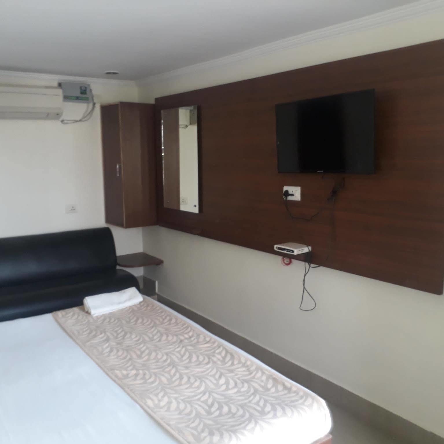 Hotel U.R. Prayagraj Exterior foto